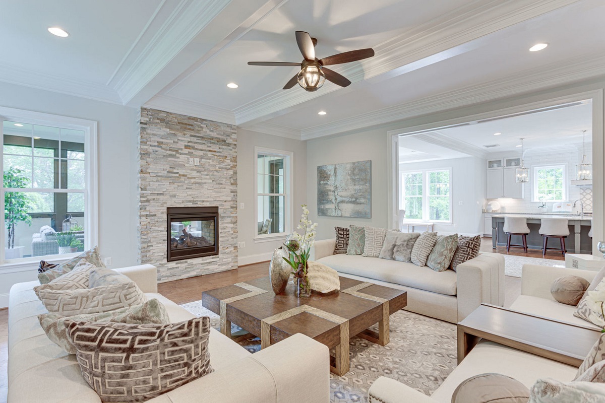 044 interior 37 of 120